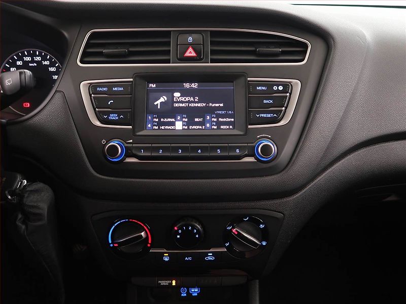 Hyundai i20 (2019) 1.2 - fotka 12 z 15
