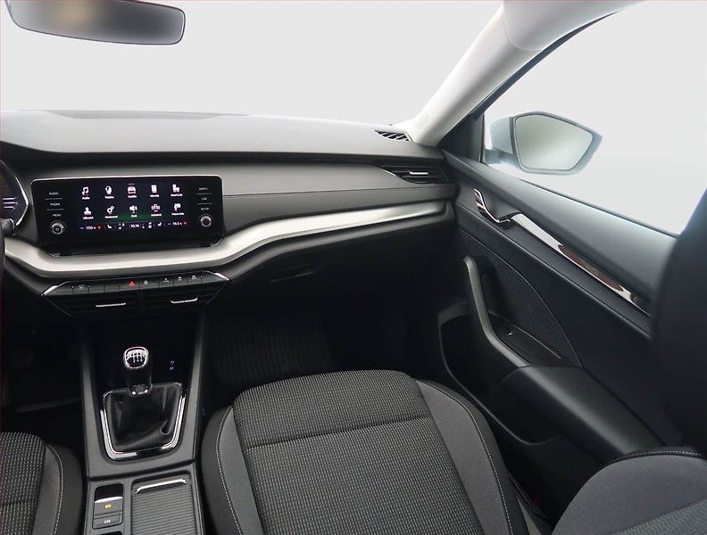 Škoda Octavia (2022) Ambition 2.0 TDI, ČR,1.maj - fotka 8 z 24