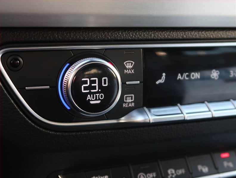 Audi Q5 (2018) S line 3.0 TDI - fotka 19 z 23