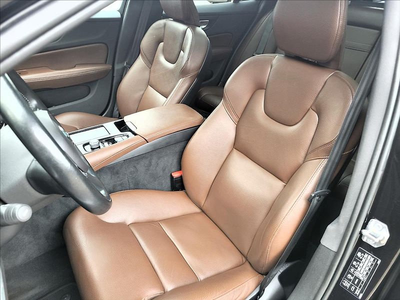 Volvo V60 T6 257kw,AWD,Inscript,kůže - fotka 8 z 50