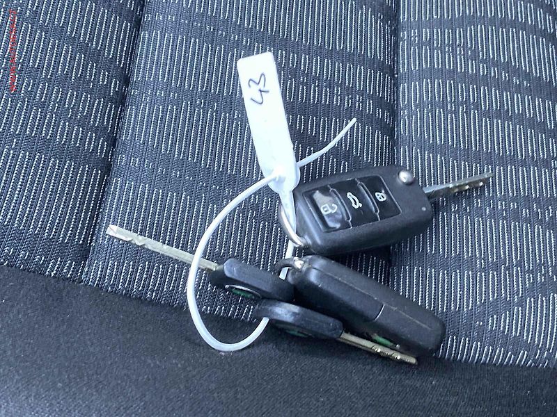 Škoda Octavia (2011) 1.6 TDi, ČR, Park.čidla - fotka 16 z 16