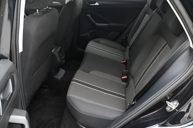 Volkswagen T-Roc 2,0 TDI 110kW Clever Navi Záru - fotka 14 z 30