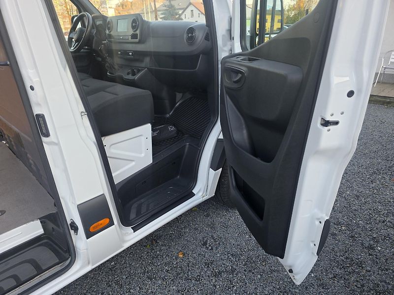 Mercedes-Benz Sprinter 200CDI Navigace Kamera  - fotka 11 z 34