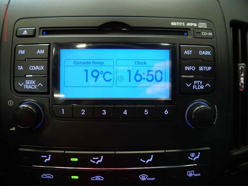 Hyundai i30 (2009) 1.4i, ČR, STK2/28 - fotka 15 z 20