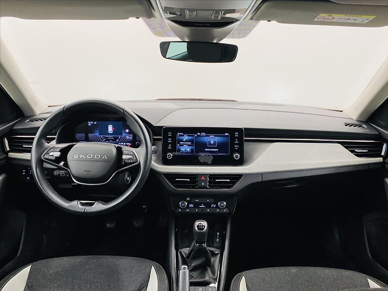 Škoda Kamiq 1,0 TSI 85kW Top Selection - fotka 9 z 27