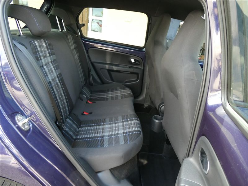 Volkswagen up! 1,0 MPi CLUB 55kW - fotka 26 z 47