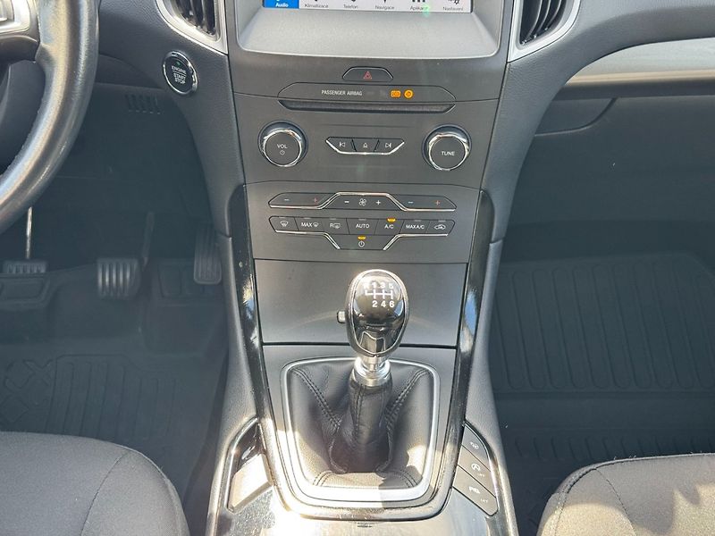 Ford Galaxy (2017) 2.0 TDCi Trend 110kW Man. - fotka 20 z 34