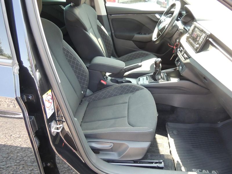 Škoda Scala (2022) 1.5TSi,110kw,AMB+,ČR,1.majitel - fotka 31 z 43
