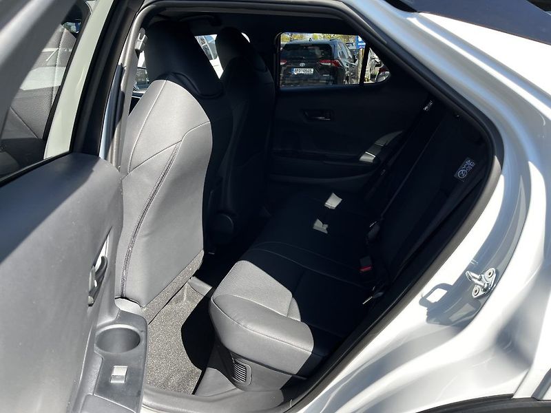 Toyota C-HR 2.0 Plug-in Hybrid Executive - fotka 15 z 34