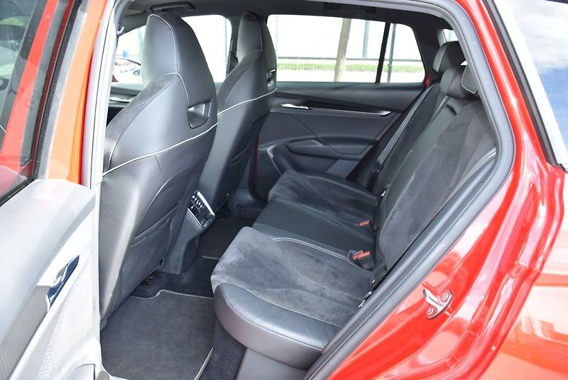 Škoda Enyaq (2022) 80 Sportline 150kW - fotka 25 z 35