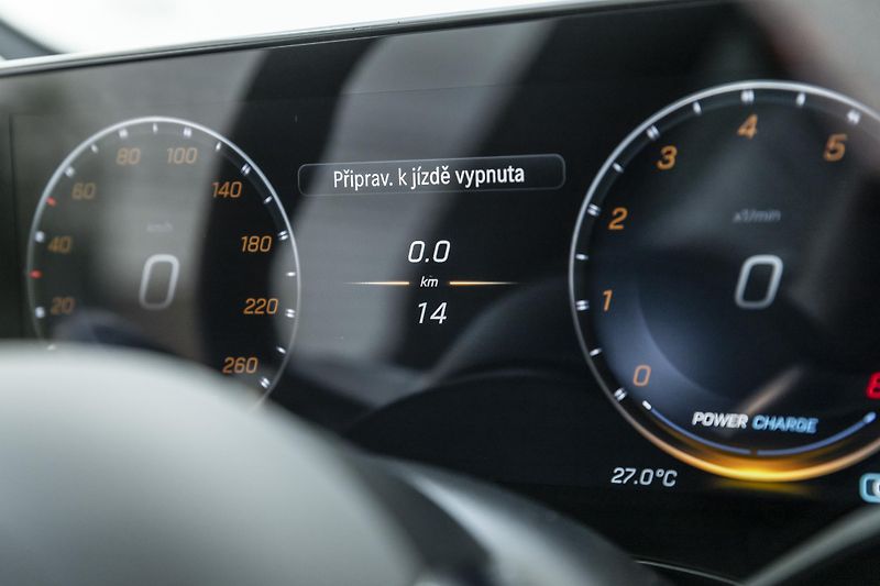 Mercedes-Benz CLA 220 AMG*4MATI*Superscreen*Pano - fotka 29 z 38