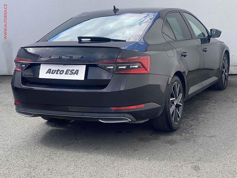 Škoda Superb (2023) 2.0 TSi, ČR, SportLine, DSG - fotka 4 z 23