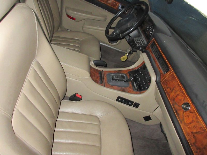 Jaguar XJ6 (1989) 3.6 AUTOMAT - fotka 9 z 16