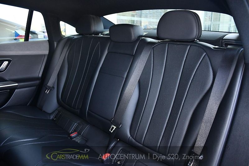 Mercedes-Benz EQE 350+ 4MATIC - fotka 14 z 54