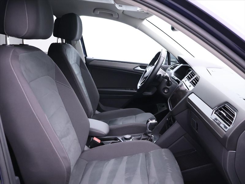 Volkswagen Tiguan Allspace 2,0 TSI 140kW 4motion DPH TZ - fotka 13 z 36