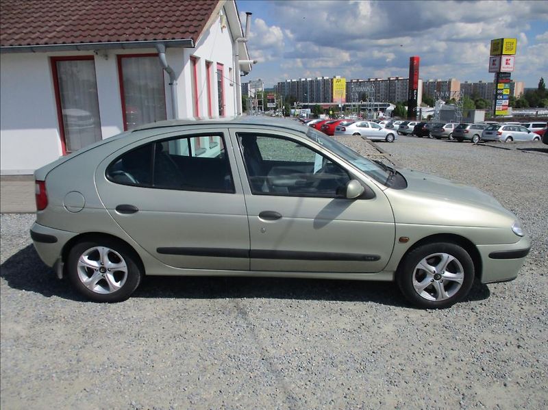 Renault Mégane 1,4 i, klima, serv. kniha, - fotka 4 z 32