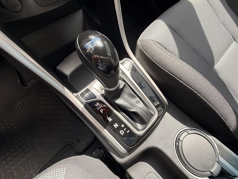 Hyundai i30 (2015) 1.6-NÍZKÁ SPOTŘEBA-AUT-SENZORY - fotka 17 z 28