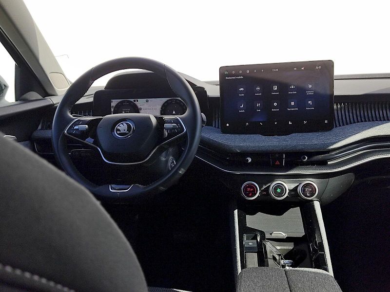 Škoda Superb (2024) Combi  Selection 2,0 Tdi 110 K - fotka 6 z 37