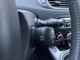 Renault Scénic (2013) 1.5 dci Expression pěkný - náhled 20