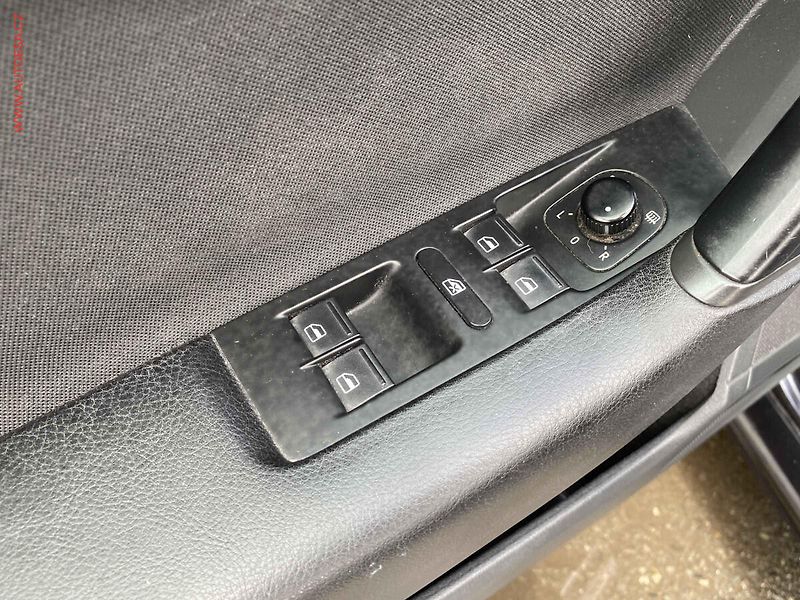 Volkswagen Passat (2014) 2.0 TDi, Highline, DSG, bixen - fotka 13 z 17