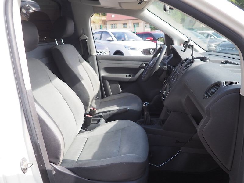 Volkswagen Caddy (2014) 1.6 TDI, 75 kW - fotka 13 z 25