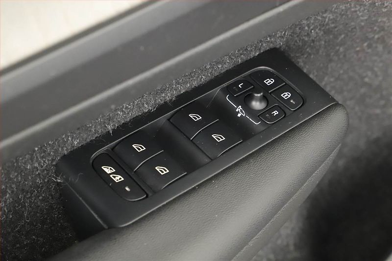 Volvo XC40 (2019) Inscription D3 - fotka 10 z 17