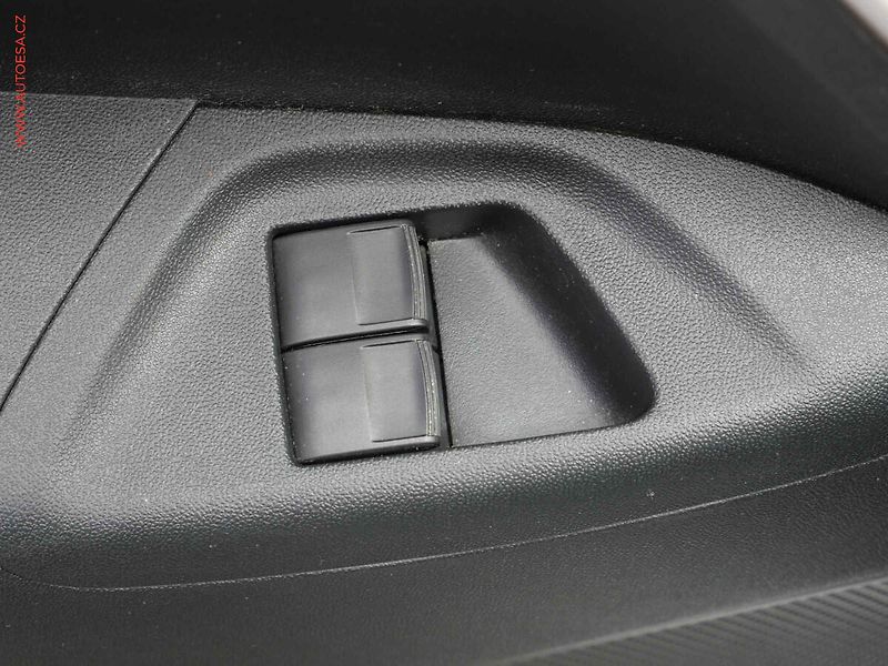 Citroën C1 (2017) 1.2i, ČR, Klima - fotka 11 z 17