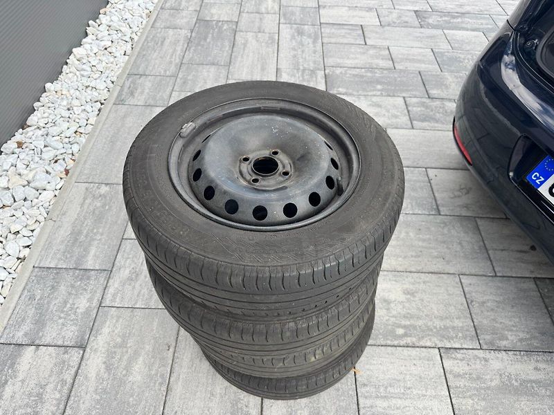 Fiat Punto (2015) 1.2i 51kW - fotka 22 z 29