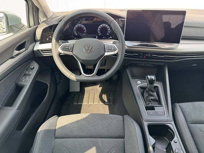 Volkswagen Golf (2026) Family 6G 1,5TSI - fotka 6 z 9