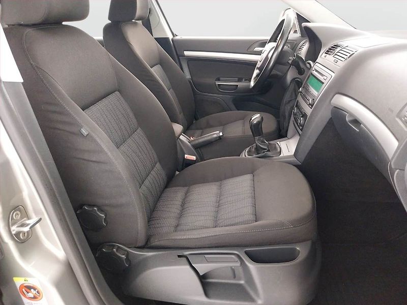Škoda Octavia (2011) Elegance 1.4 TSI, Serv.kniha - fotka 9 z 20