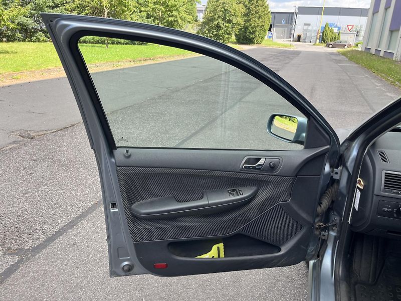 Škoda Fabia 1,4i 16V /74kW/1.maj./servis. - fotka 9 z 30