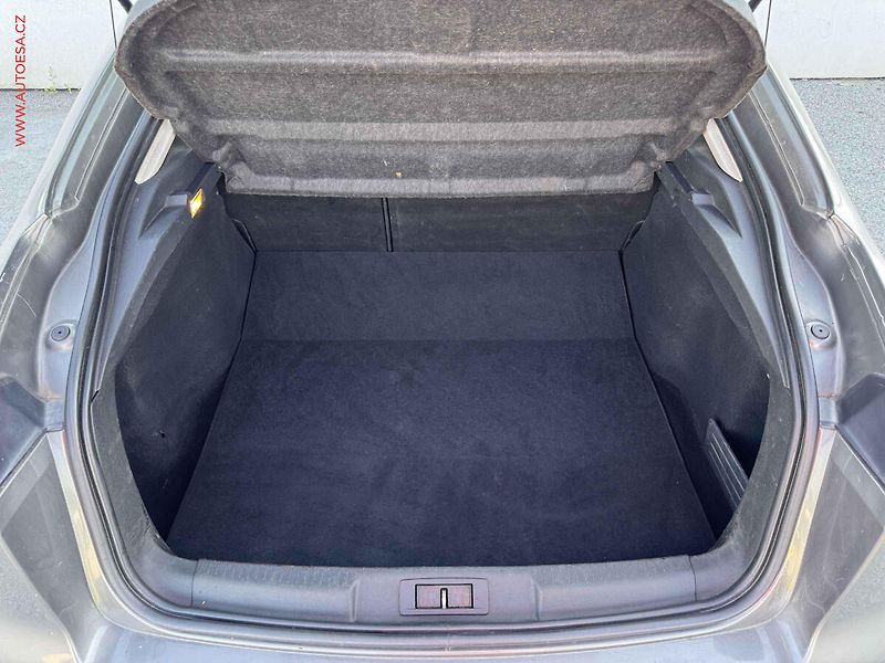 Renault Laguna (2010) 2.0 i, 1.maj,ČR, AC, tempo - fotka 7 z 13