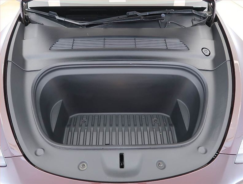 Tesla Model Y (2023) Long Range AWD 79kWh, SoH 91% - fotka 15 z 33