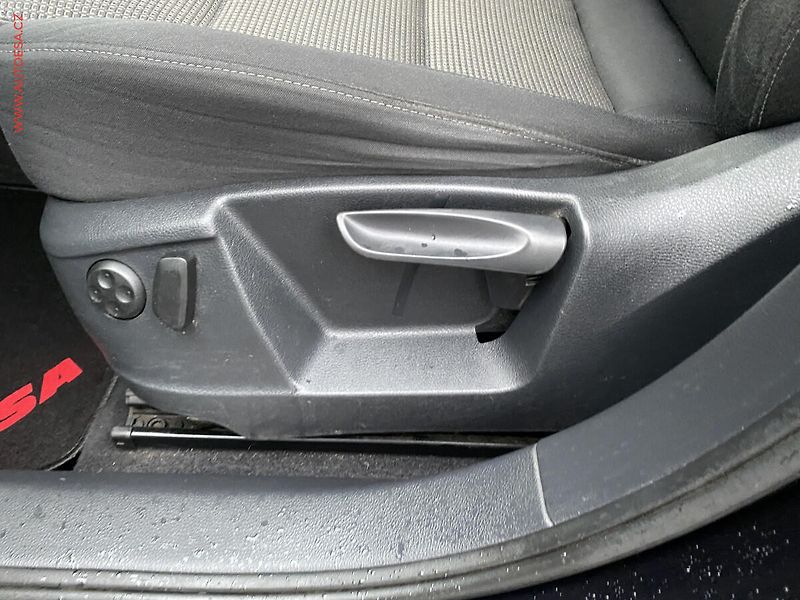 Volkswagen Sharan (2015) 2.0 TDI 4X4, 7míst - fotka 14 z 19