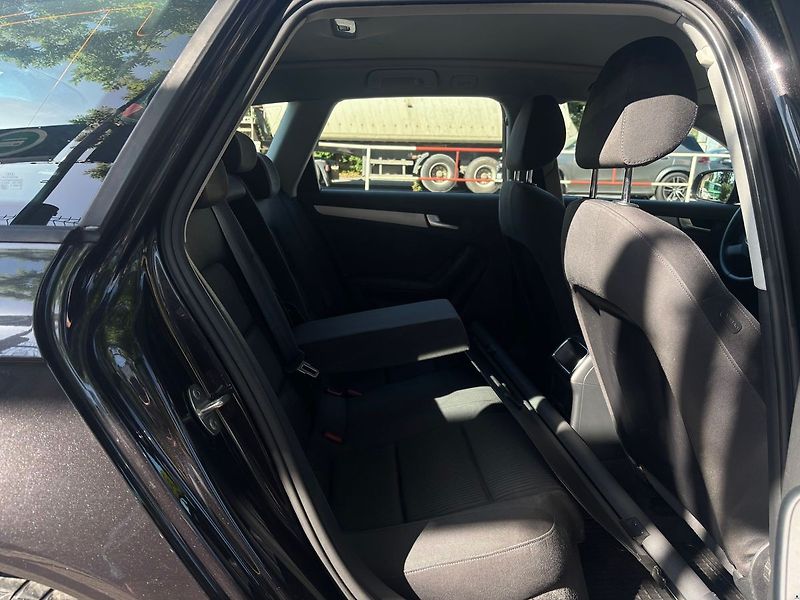 Audi A4 1.8TSi/2010/S.KNIHA-MAN6-2.MAJ - fotka 20 z 46