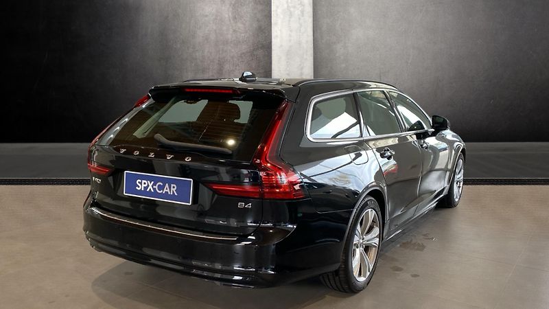 Volvo V90 MOMENTUM PRO, B4 FWD, 145+10 k - fotka 4 z 28