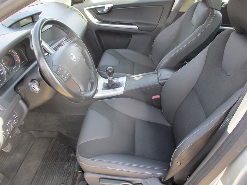 Volvo XC60 2.4 D5*136kW*AWD*197TKM*6MAN.P - fotka 14 z 48