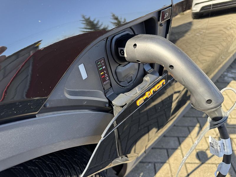 Audi e-tron (2022) 50 QUATTRO BUSSINES 1 Majitel - fotka 28 z 53