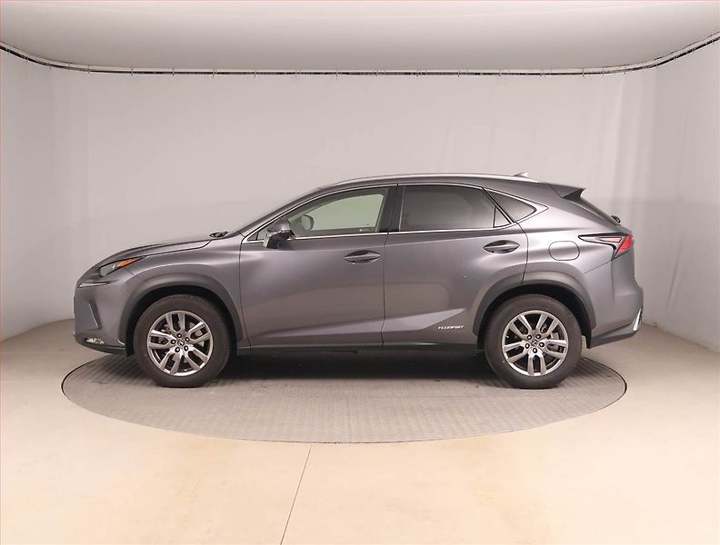 Lexus NX 300h (2022) Style Edition 300h - fotka 3 z 18