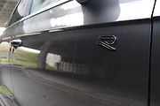 Volkswagen Touareg 3.0 TDI ve výbavě R-line.
