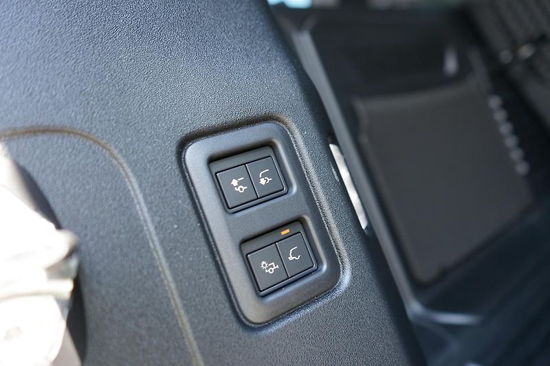 Land Rover Defender (2026) 110 X-Dynamic HSE P425     - fotka 32 z 37