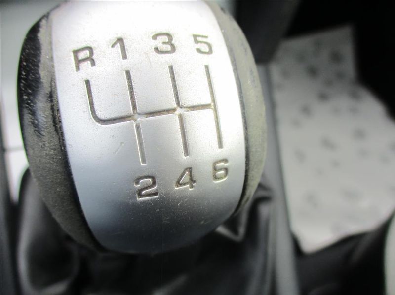 Škoda Octavia 2,0 TDI RS, aut.klima,tažné, - fotka 30 z 38