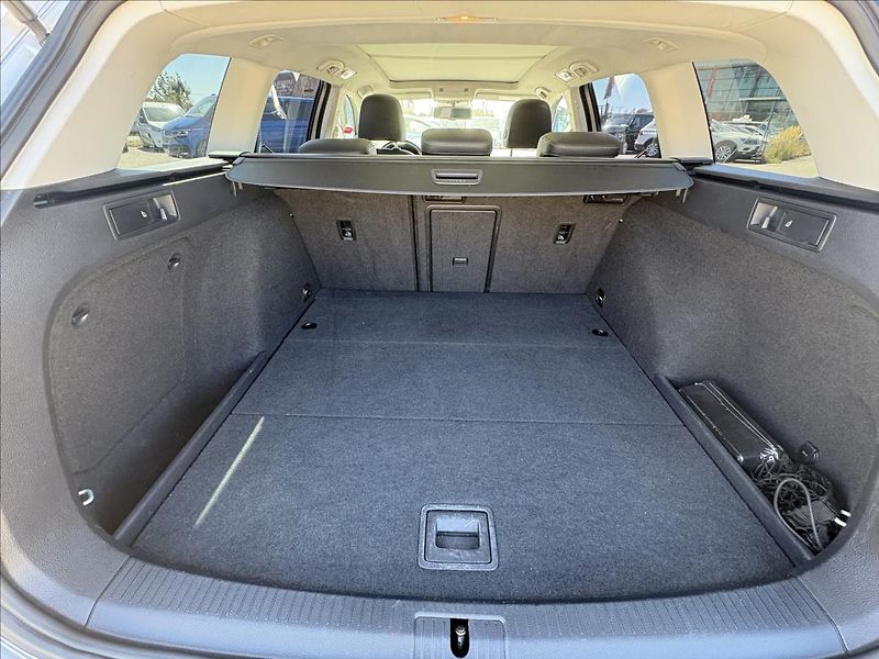 Volkswagen Golf 1,4 TSi92kW LPG,Highline,Servi - fotka 40 z 45