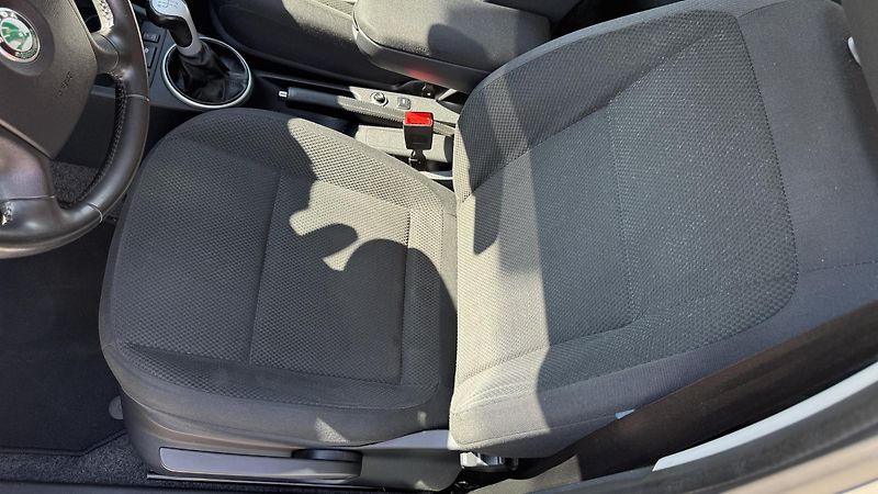Škoda Fabia 1.4 16V*63kW*ELEGANCE*94TKM* - fotka 14 z 26