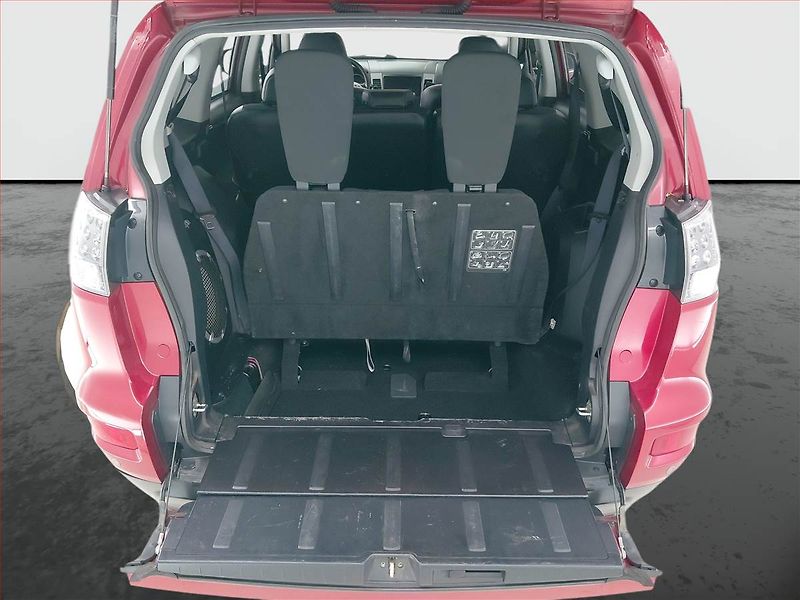 Mitsubishi Outlander (2011) 2.2 DI-D, 4X4, 7 míst - fotka 15 z 21