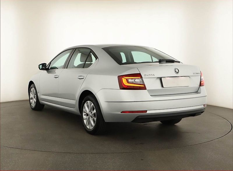 Škoda Octavia (2018) 1.6 TDI, Automat, Serv.kniha - fotka 4 z 15