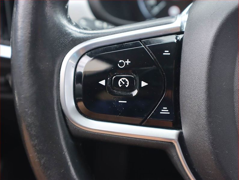 Volvo V90 (2017) D5 AWD, 4X4, Automat, Kůže - fotka 18 z 21
