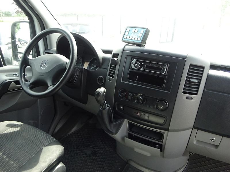 Mercedes-Benz Sprinter PLNĚ VYBAVENÝ SANITNÍ VŮZ - fotka 9 z 20