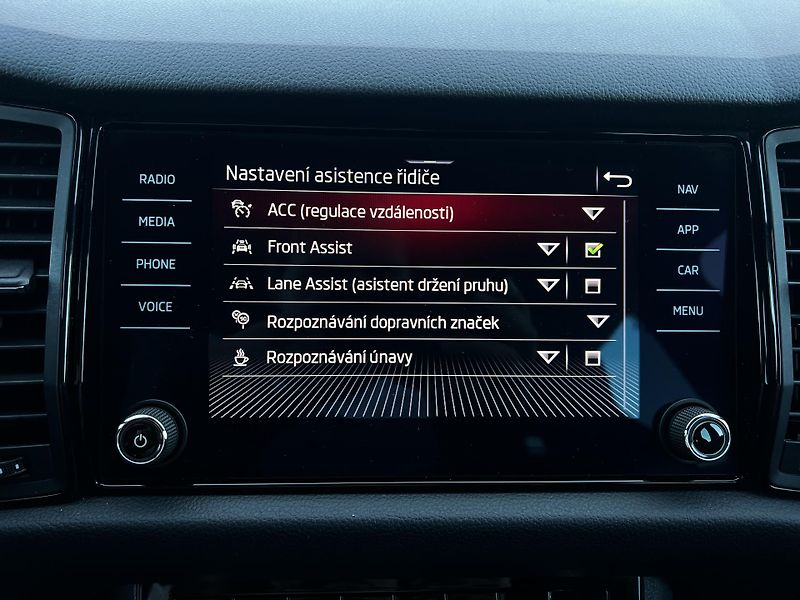 Škoda Kodiaq 2.0TDI DSG 110KW Sportline DPH - fotka 18 z 25