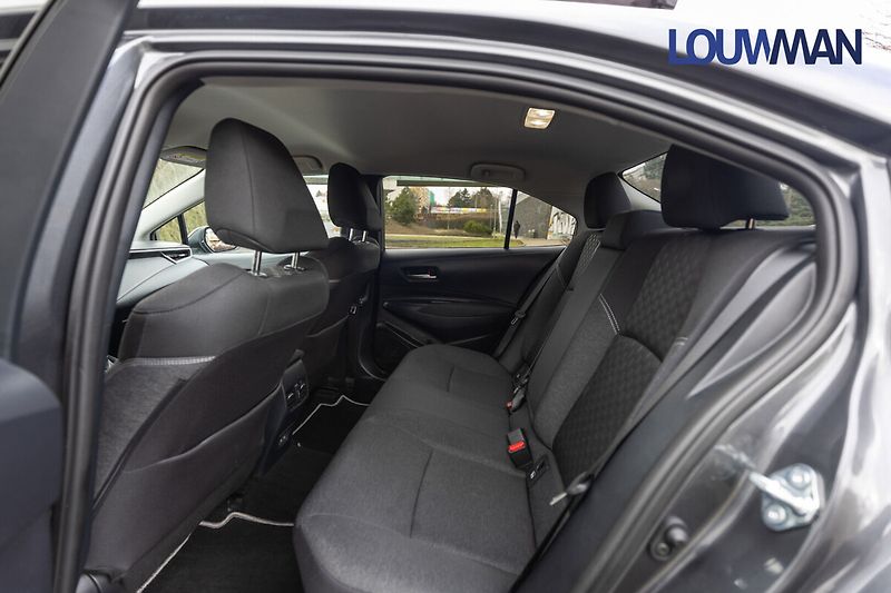 Toyota Corolla SD 1.8L HEV CVT Style - fotka 24 z 32